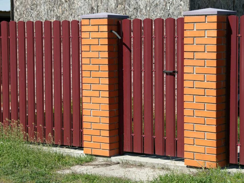 ogrodzenie i furtka ze sztachet